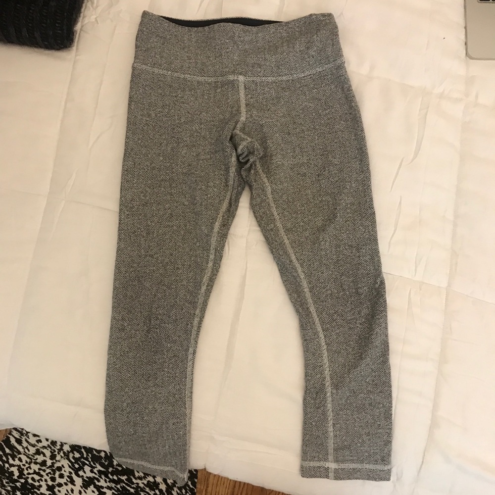 lululemon athletica cropped leggings